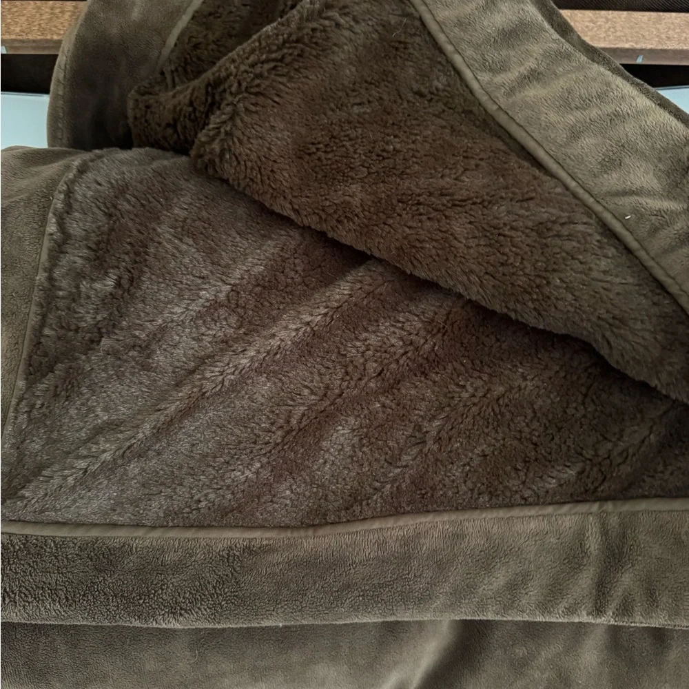 Restoration Hardware Plush chocolate brown plush fleece blanket throw 42x63